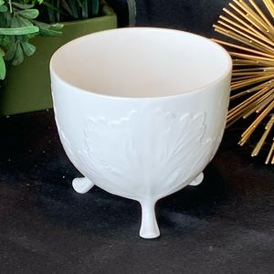 Spode K1350 white bone china embossed leaf footed deep bowl